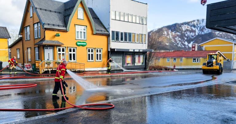 Gatespyling i Stokmarknes